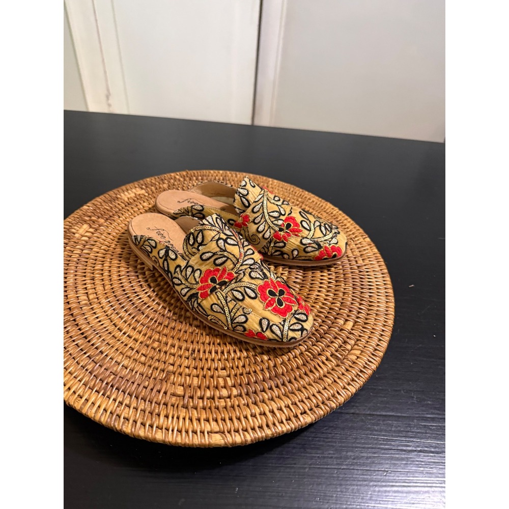 Free People At Ease Loafer Mules Yellow Floral Embroidered Sequin Flats Size 36